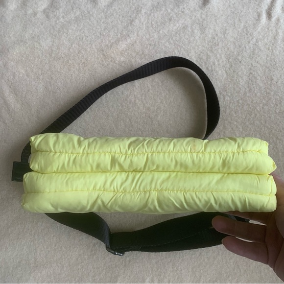 Simply Vera puffer purse. - Picture 3 of 8